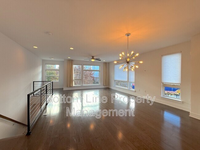 Building Photo - 118 W Poindexter Dr