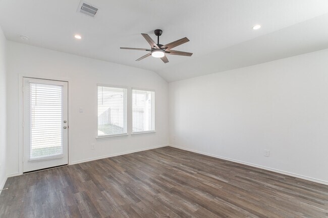 Building Photo - 24314 Pebble Cres Ln