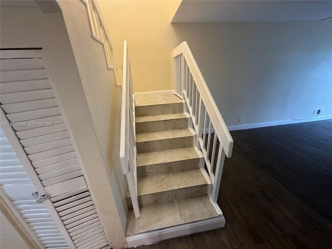 Building Photo - 6521 Racquet Club Dr