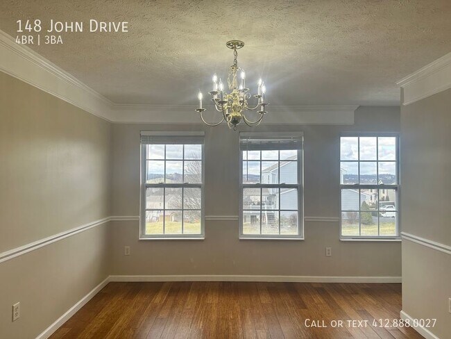 Building Photo - 4 bedroom 3 bath Canonsburg