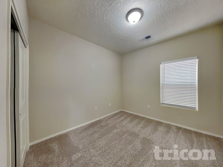 Building Photo - 981 Firewheel Ave SW