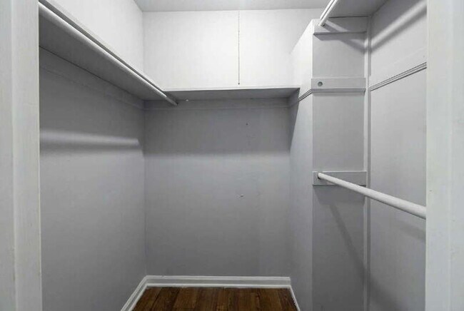 Building Photo - 1917 Watkins Dr