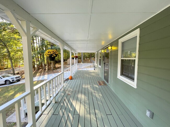 Building Photo - 205 Pine Ridge Rd