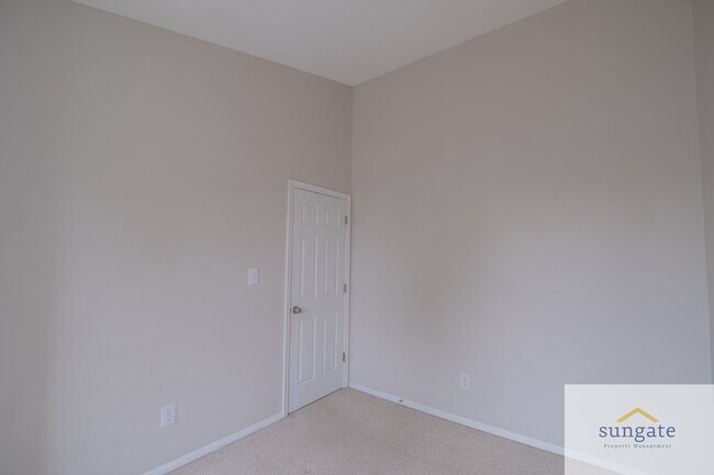 Building Photo - 5 Grandee Ct