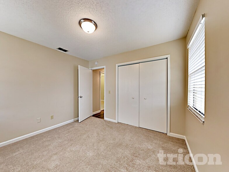 Building Photo - 2209 Constitution Dr