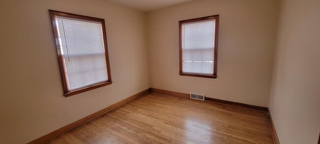 Building Photo - 24 S Pine St