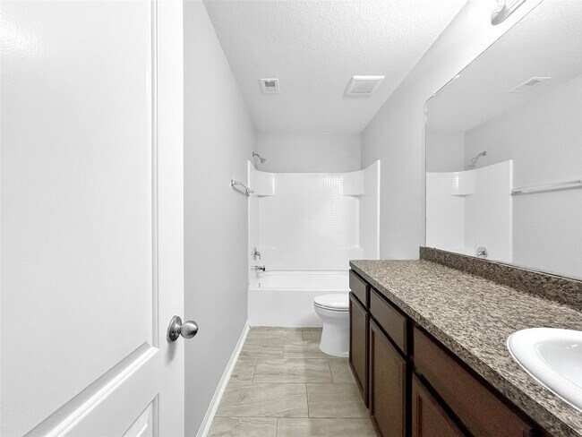 Building Photo - 12101 Seacrest Ln