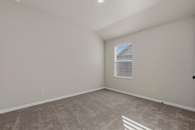 Building Photo - 158 Lake Shore Dr