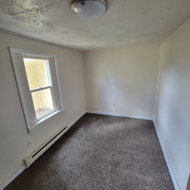 Building Photo - North Side Charmer 3bd 1bth