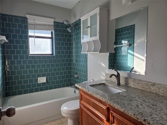 Building Photo - 21600 Long Hill Dr