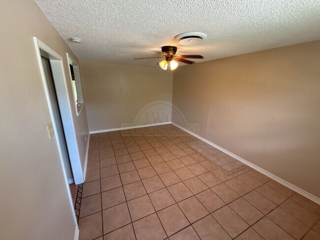 Building Photo - 3202 Brookbend Dr