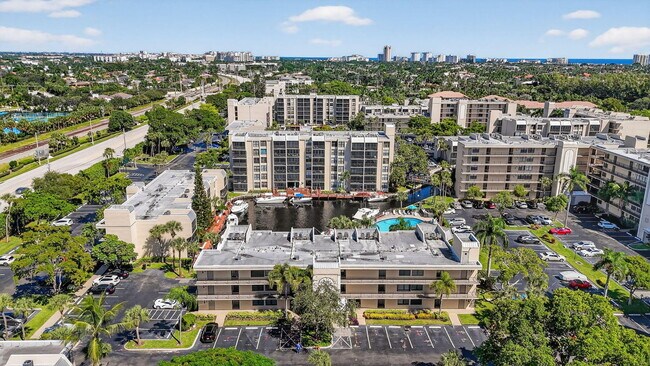 Building Photo - 11 Royal Palm Way