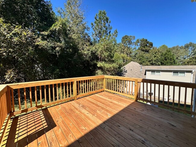 Building Photo - Exclusively Offered By Muse Realty Rentals...