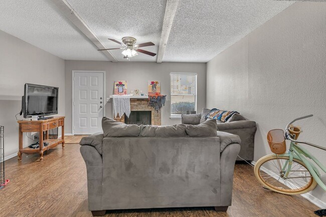 Building Photo - 3808-3814 Coates Circle