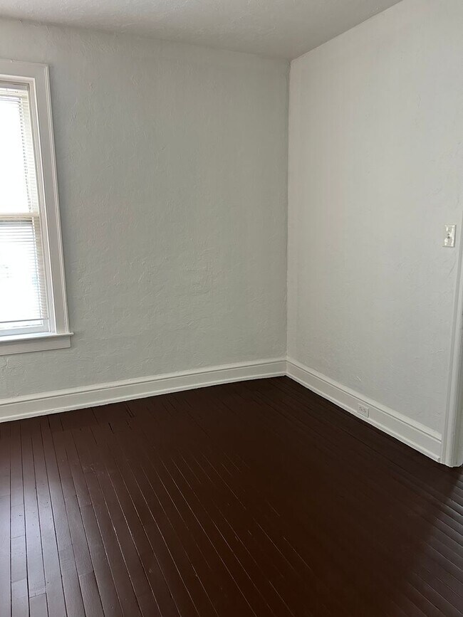 Building Photo - 24 N East St