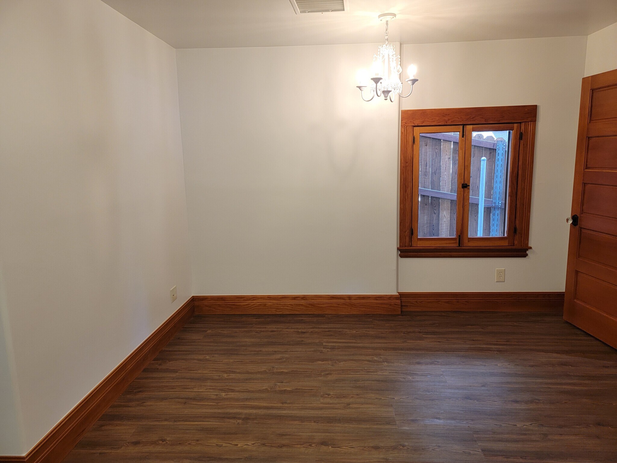 Building Photo - 900 Lucile Ave