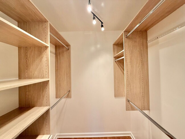 Building Photo - Gorgeous 3BD, 2.5BA North Raleigh Home on a Large Lot with a 2-Car Detached Garage in a Prime Loc...