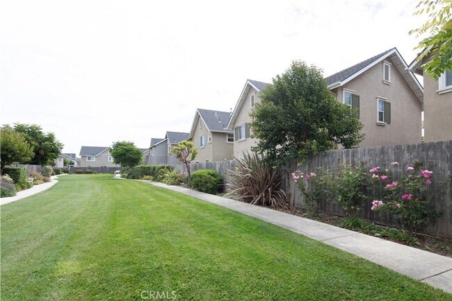 Building Photo - 1425 Crown Cir