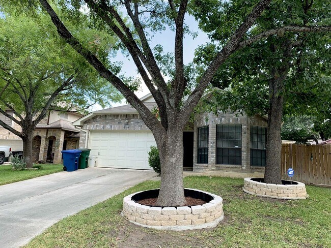 Primary Photo - Ready for Move In! A wonderful all brick 1...