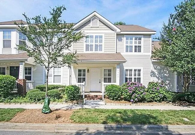 Primary Photo - 17365 Villanova Rd