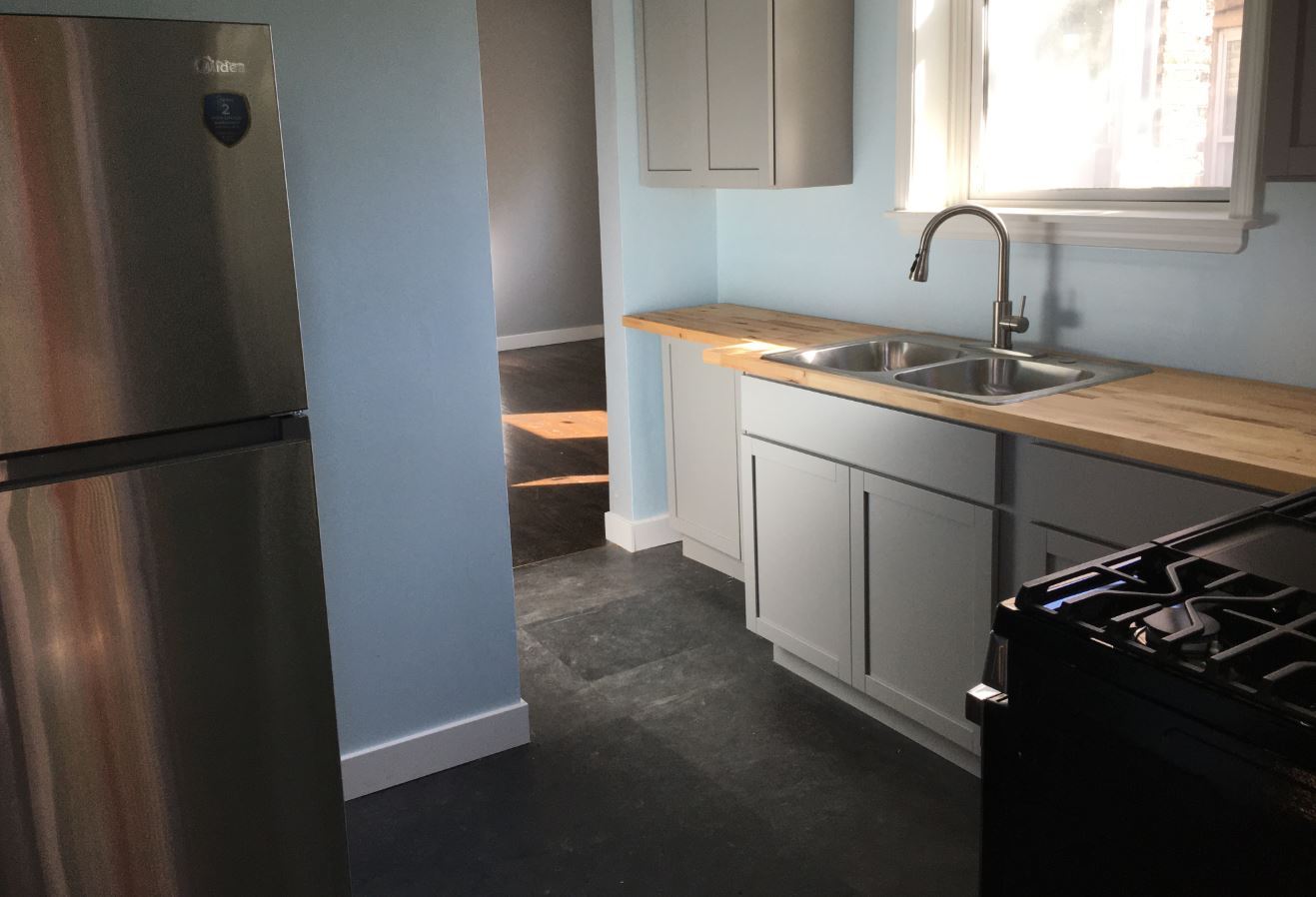 Building Photo - 7630 N Marshfield Ave