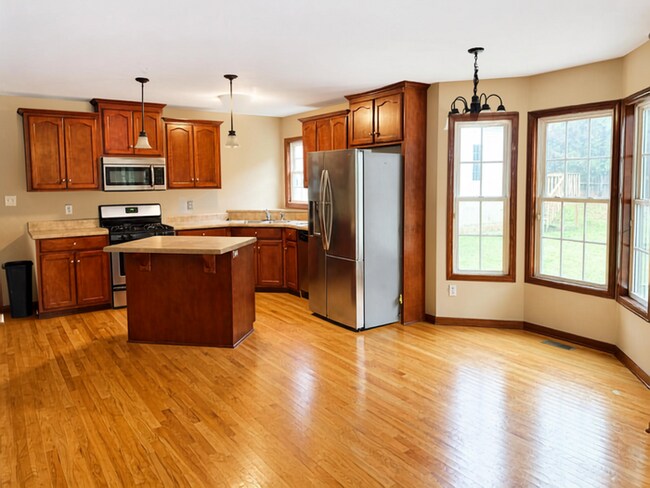Building Photo - 1185 Eller Wood Dr