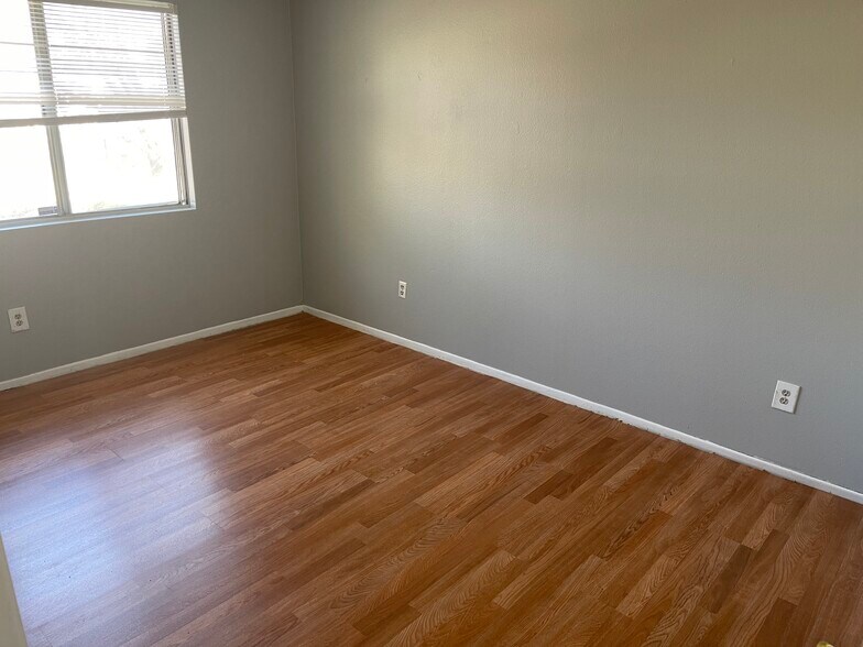 Building Photo - 1025 N Tippecanoe Ave