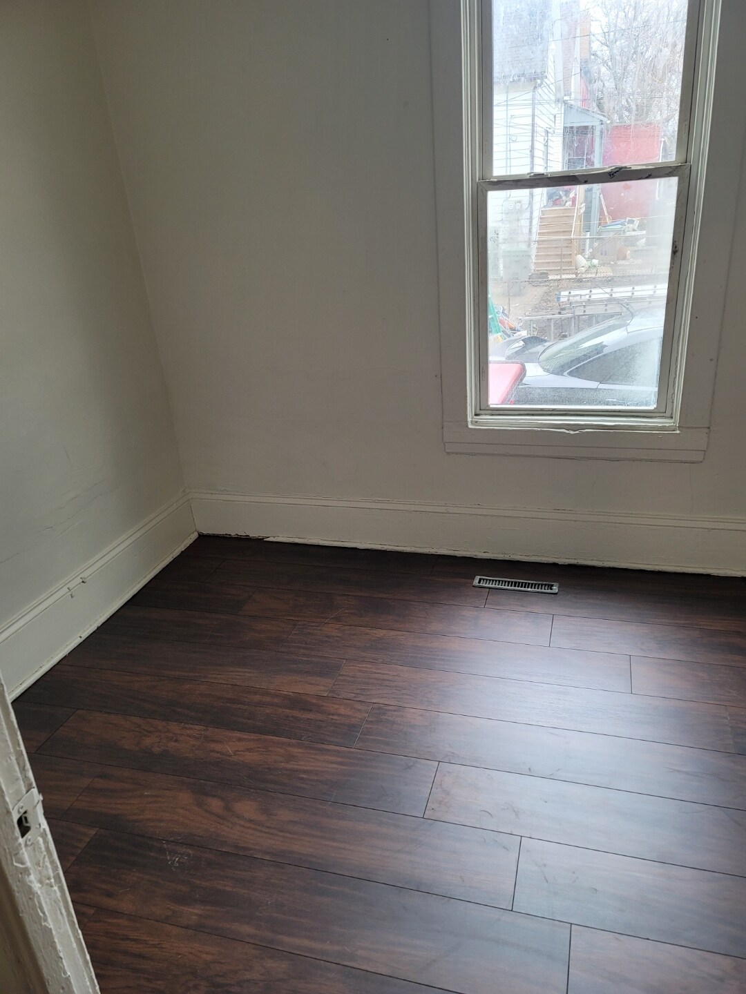 Building Photo - 1608 W Lincoln Ave