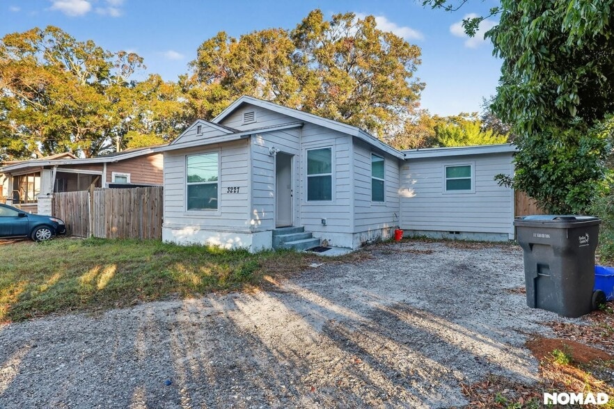 Building Photo - 3227 70th Ave N