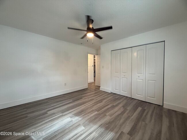 Building Photo - 306 Palm Ave