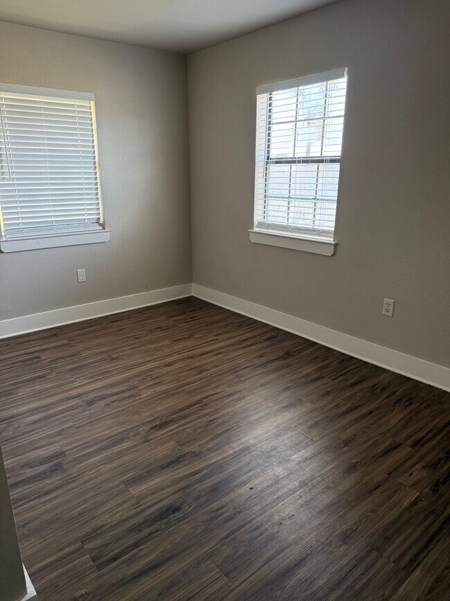 Building Photo - 521 FM 407