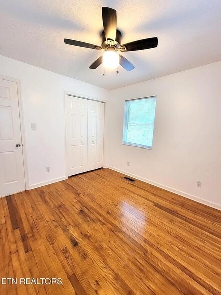 Building Photo - 111 Hoyt Ln