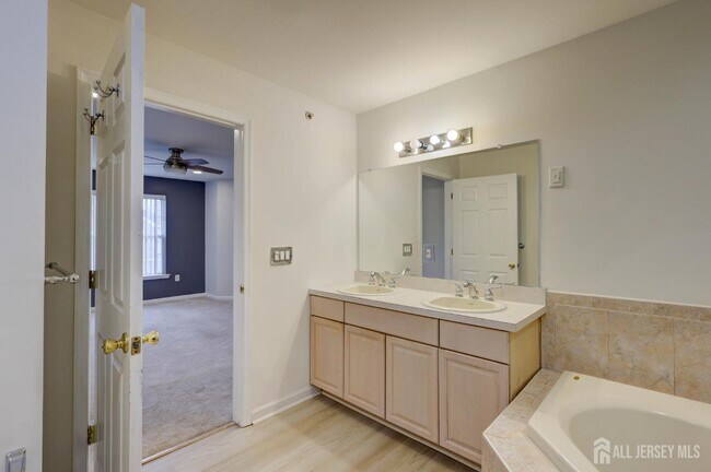 Building Photo - 100 Forest Dr