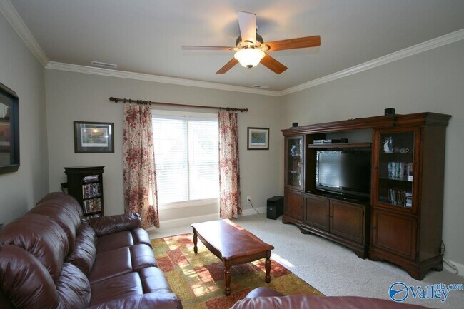 Building Photo - 27 Carriage Hill