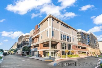 Building Photo - Studio, 1 bath Condo - 6400 Christie Ave, ...