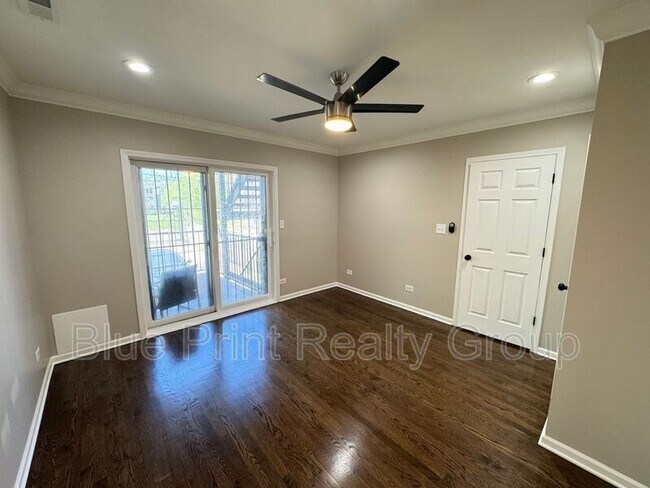 Building Photo - 5438 S Indiana Ave