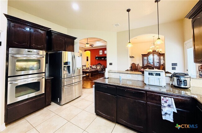 Building Photo - 6403 Flag Stone Dr