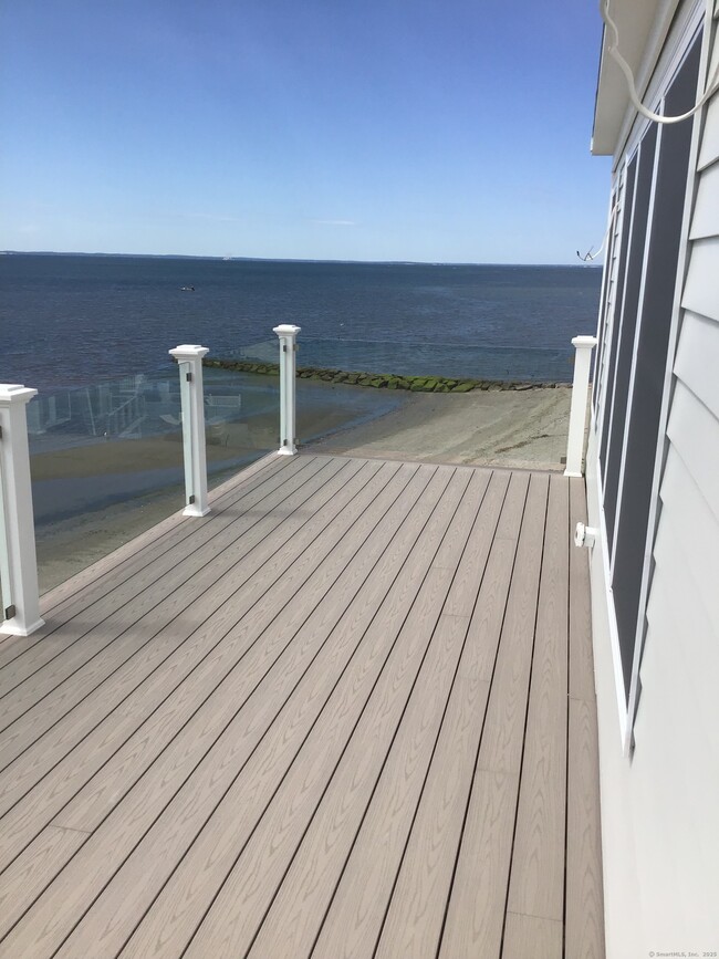 Building Photo - 1019 Fairfield Beach Rd