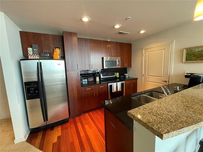 Building Photo - 155 S Court Ave