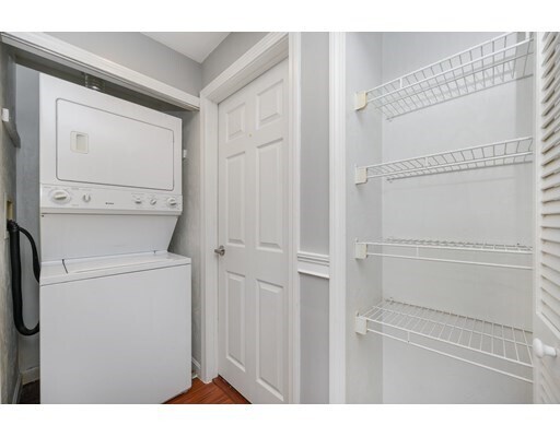 Building Photo - 11 Gibbs St