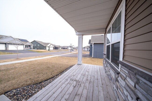 Building Photo - 5109 Mustang Dr