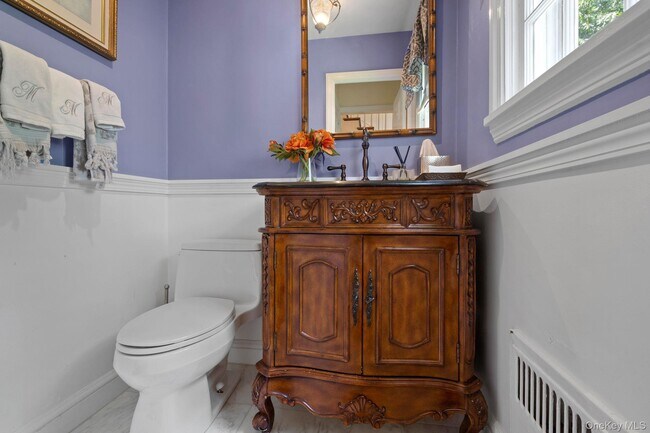 Building Photo - 342 Woodbury Rd