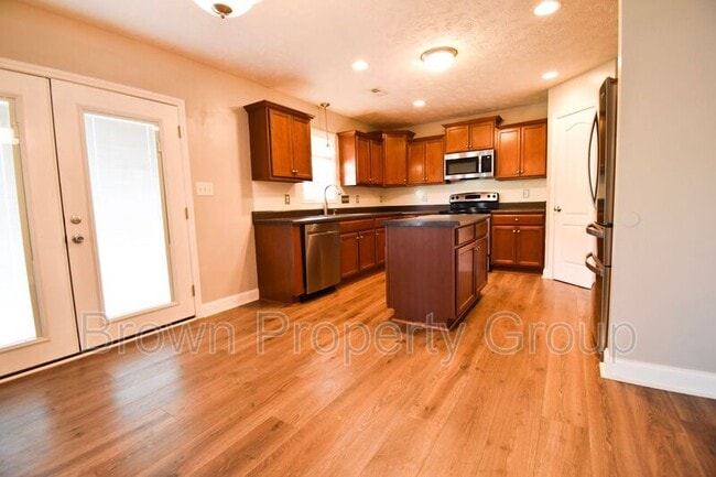 Building Photo - 131 Flag Ln