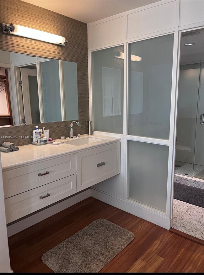 Building Photo - 881 Ocean Dr