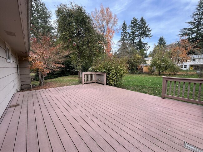 Building Photo - Beautiful 3-Bedroom Home with Remodeled Kitchen, Dual Living Spaces & Spacious Backyard