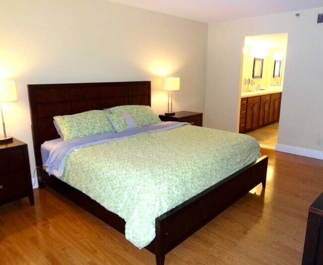 Building Photo - 3400 S Ocean Blvd