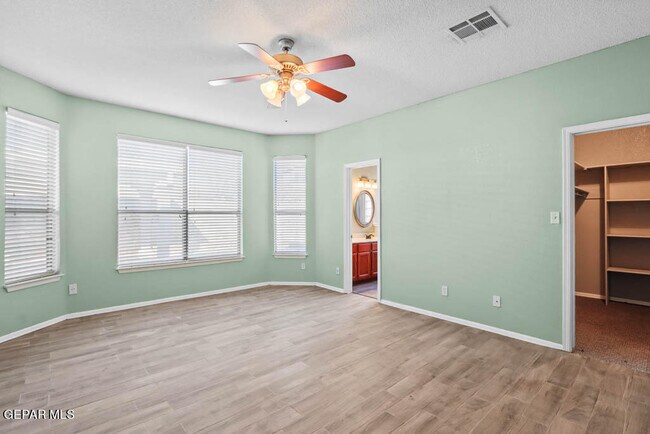 Building Photo - 12733 Tierra Salas Dr