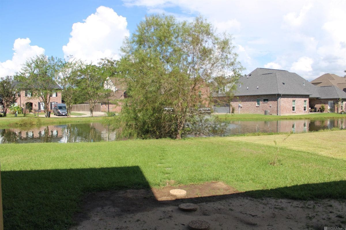 Building Photo - 19435 S Harrells Ferry Rd