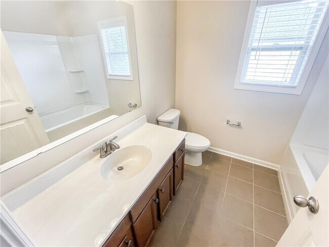 Building Photo - 5840 Zelkova Dr