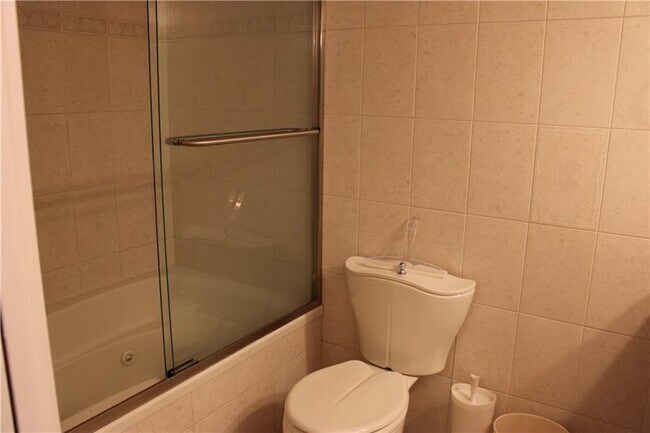 Building Photo - 750 N Ocean Blvd